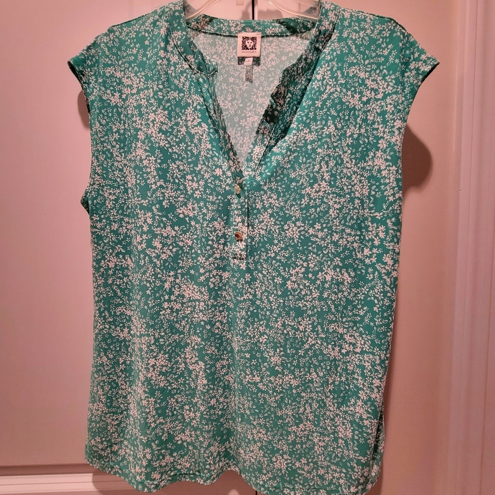 Anne Klein Green and White Floral Blouse